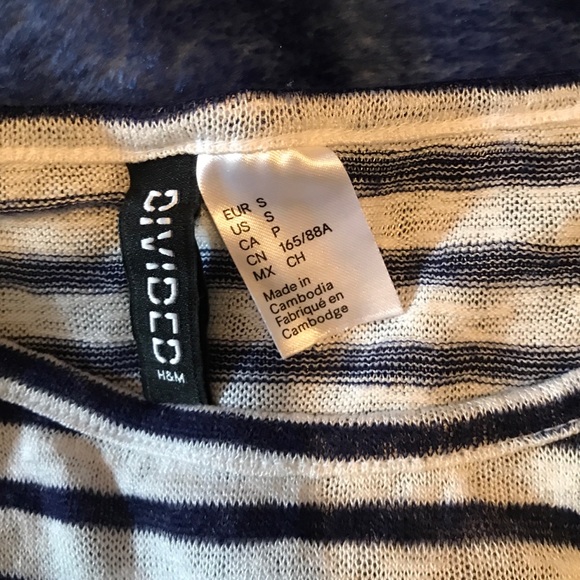 Navy and White Cropped Sweater - Picture 2 of 2